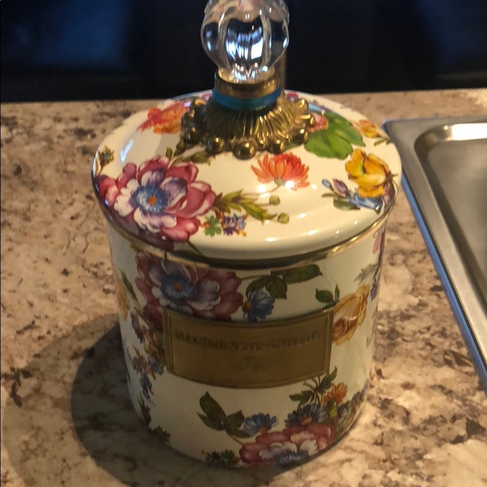 McKenzie child canister